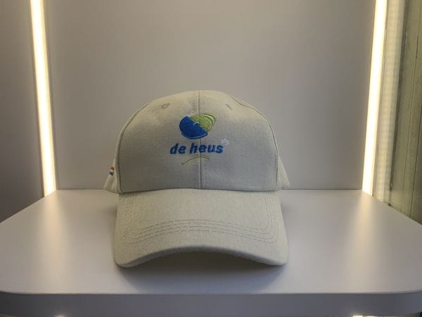 Mũ đồng phục De Heus 2