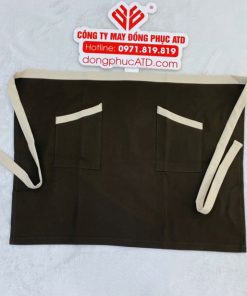 Tạp dề đồng phục màu đen phối màu nút – Điểm nhấn tinh tế cho hình ảnh chuyên nghiệp